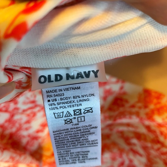 Old Navy Coral Print Tankini - Picture 9 of 10